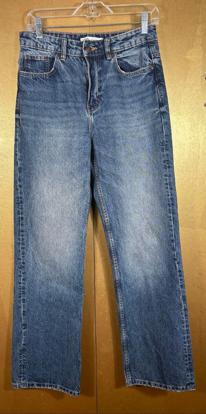 Zara Woman’s straight leg denim jeans size 4